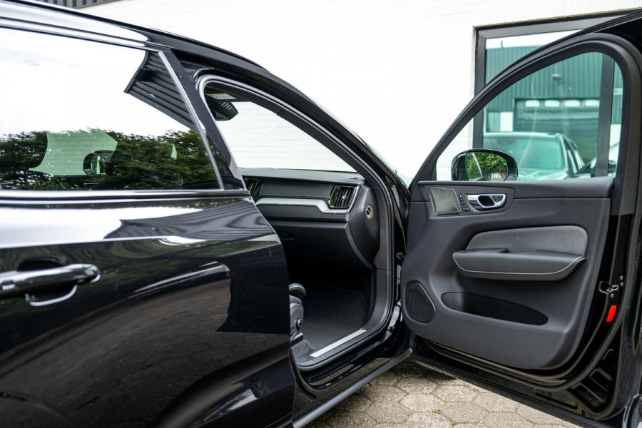 Volvo XC60 2.0 T6 Ultimate AWD Black Edition 398pk LONG RANGE