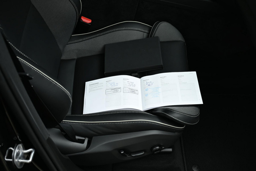 Volvo XC60 2.0 T6 Ultimate AWD Black Edition 398pk LONG RANGE