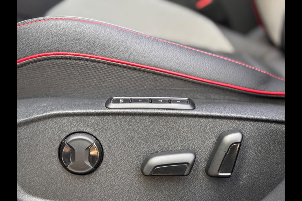 Volkswagen Golf 2.0 TSI GTI Leer/Matrix/H&K/HuD/Camera