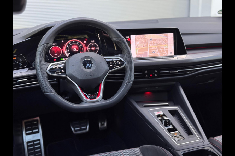 Volkswagen Golf 2.0 TSI GTI Pano/Matrix/Camera/BTW!