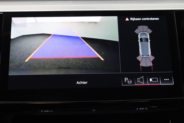 Audi e-tron 55 quattro S-line 95 kWh 408 pk | Navigatie | Panorama dak | Parkeersensoren ( park assist ) | Achteruitrijcamera