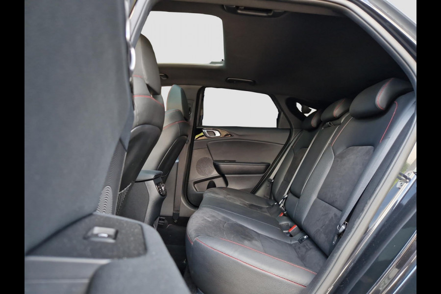 Kia ProCeed 1.6 T-GDi GT | Trekhaak| JBL | Camera | Navi | BSD | 18” Velgen | Apple CarPlay/Android Auto | Key-Less | PDC | Cruise | LED |