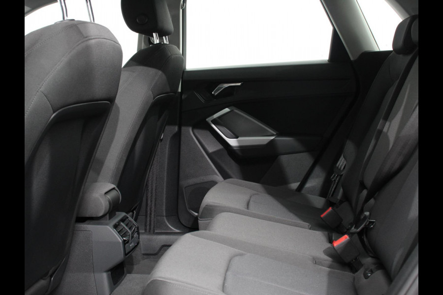 Audi Q3 35 TFSI 150pk S-Tronic Advanced Audi Q3 35 TFSI 150pk  S-Tronic Advanced  | Navigatie | Climate Control | Adaptieve Cruise Control | Virtual Cockpit | Lichtmetalen Velgen