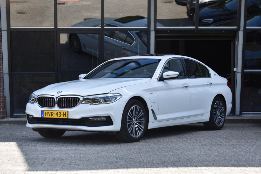 BMW 5 Serie 530e High Executive Pano Leder Sfeer Camera