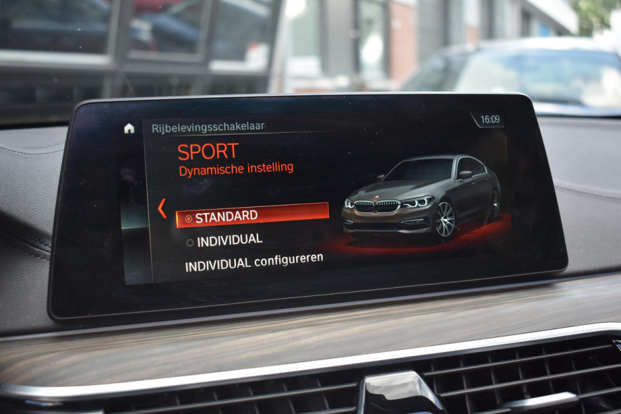 BMW 5 Serie 530e High Executive Pano Leder Sfeer Camera