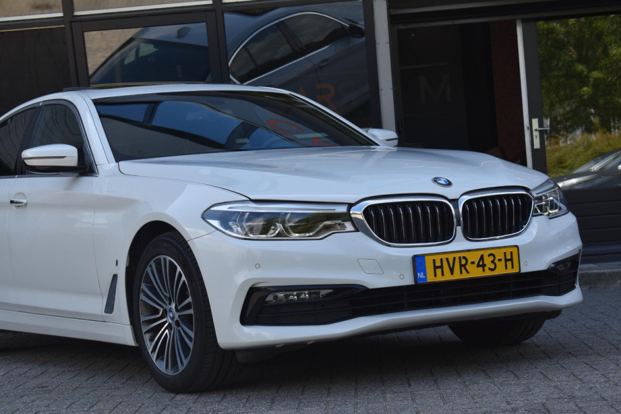 BMW 5 Serie 530e High Executive Pano Leder Sfeer Camera