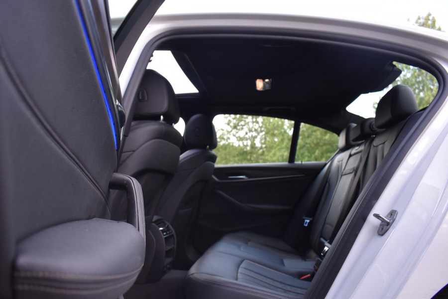 BMW 5 Serie 530e High Executive Pano Leder Sfeer Camera