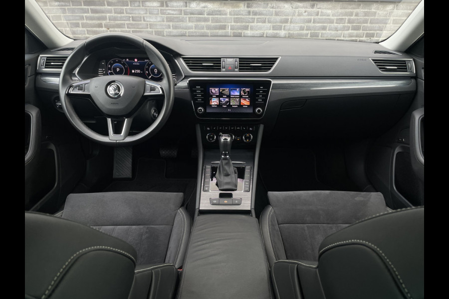 Škoda Superb Combi 1.5 TSI ACT Business Edition | Trekhaak | Camera | Alcantara | Memory | LED | Carplay | Climate