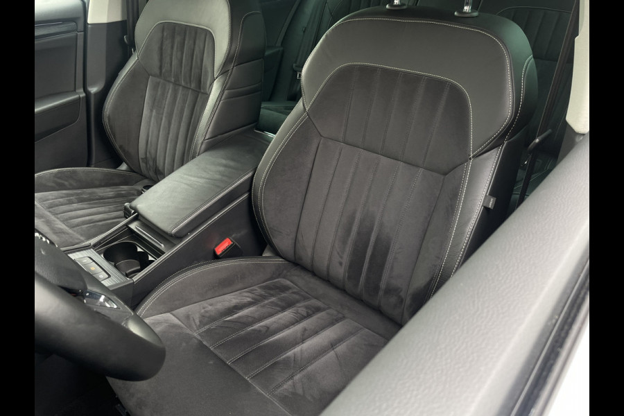 Škoda Superb Combi 1.5 TSI ACT Business Edition | Trekhaak | Camera | Alcantara | Memory | LED | Carplay | Climate