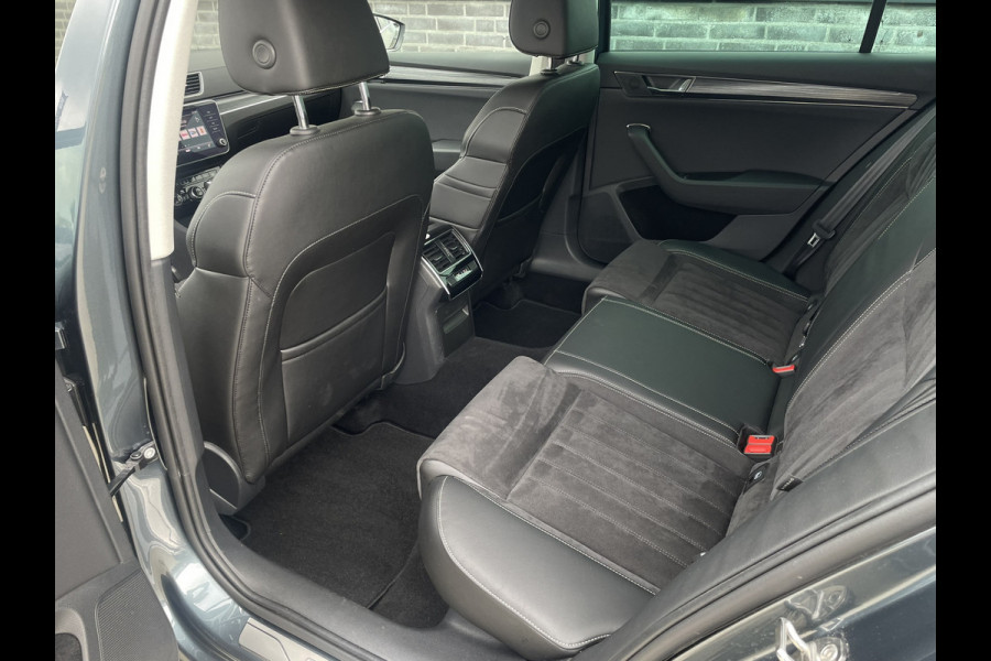 Škoda Superb Combi 1.5 TSI ACT Business Edition | Trekhaak | Camera | Alcantara | Memory | LED | Carplay | Climate