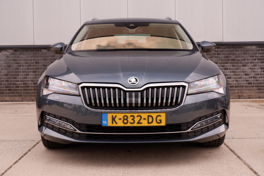 Škoda Superb Combi 1.5 TSI ACT Business Edition | Trekhaak | Camera | Alcantara | Memory | LED | Carplay | Climate