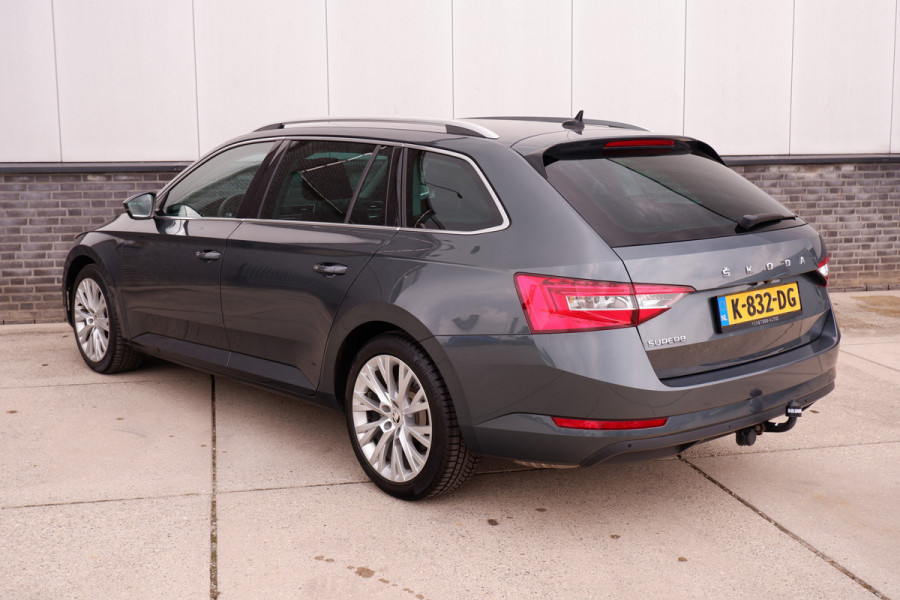 Škoda Superb Combi 1.5 TSI ACT Business Edition | Trekhaak | Camera | Alcantara | Memory | LED | Carplay | Climate