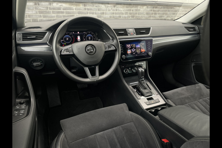 Škoda Superb Combi 1.5 TSI ACT Business Edition | Trekhaak | Camera | Alcantara | Memory | LED | Carplay | Climate