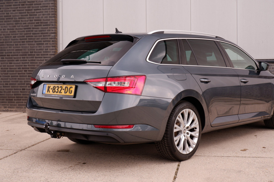 Škoda Superb Combi 1.5 TSI ACT Business Edition | Trekhaak | Camera | Alcantara | Memory | LED | Carplay | Climate