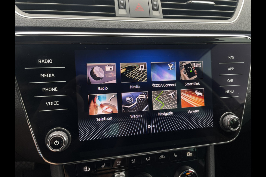 Škoda Superb Combi 1.5 TSI ACT Business Edition | Trekhaak | Camera | Alcantara | Memory | LED | Carplay | Climate