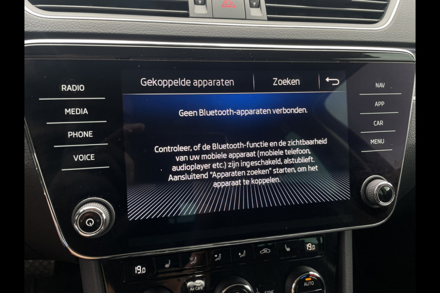 Škoda Superb Combi 1.5 TSI ACT Business Edition | Trekhaak | Camera | Alcantara | Memory | LED | Carplay | Climate