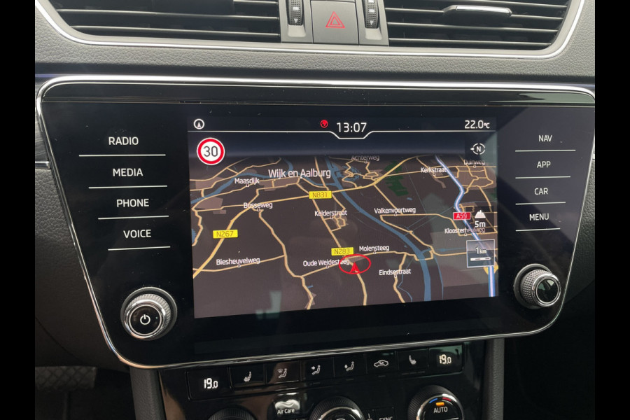 Škoda Superb Combi 1.5 TSI ACT Business Edition | Trekhaak | Camera | Alcantara | Memory | LED | Carplay | Climate