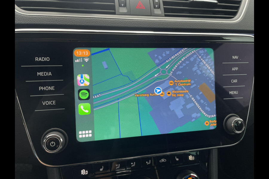 Škoda Superb Combi 1.5 TSI ACT Business Edition | Trekhaak | Camera | Alcantara | Memory | LED | Carplay | Climate