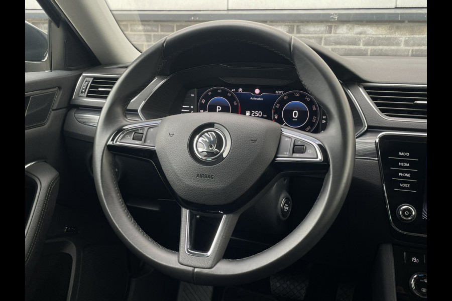 Škoda Superb Combi 1.5 TSI ACT Business Edition | Trekhaak | Camera | Alcantara | Memory | LED | Carplay | Climate