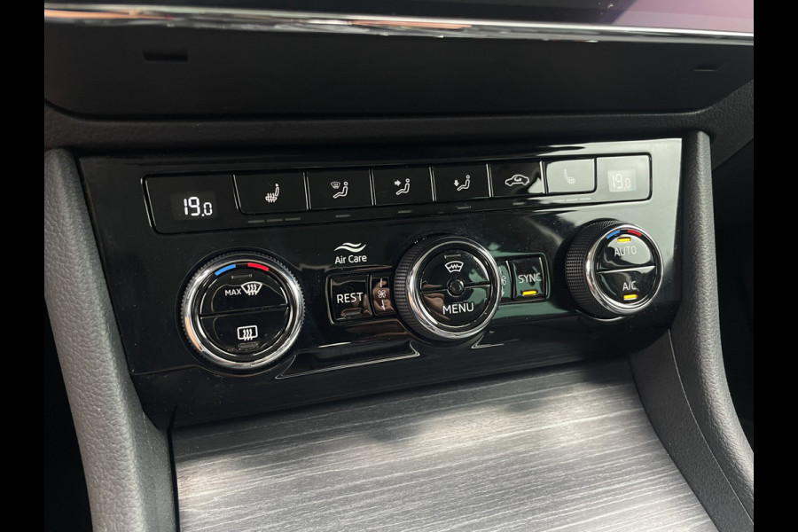 Škoda Superb Combi 1.5 TSI ACT Business Edition | Trekhaak | Camera | Alcantara | Memory | LED | Carplay | Climate