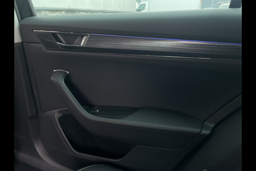 Škoda Superb Combi 1.5 TSI ACT Business Edition | Trekhaak | Camera | Alcantara | Memory | LED | Carplay | Climate