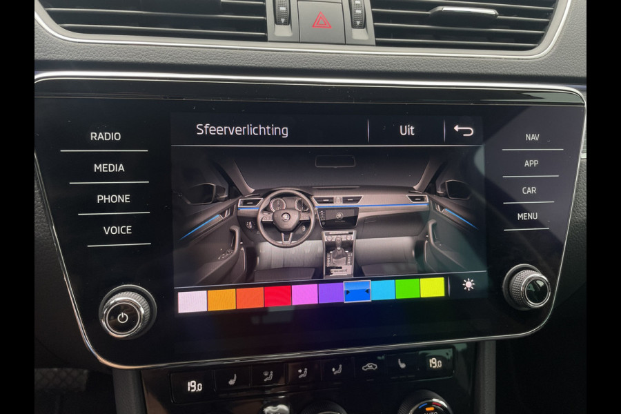 Škoda Superb Combi 1.5 TSI ACT Business Edition | Trekhaak | Camera | Alcantara | Memory | LED | Carplay | Climate