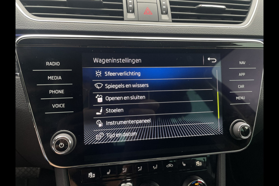 Škoda Superb Combi 1.5 TSI ACT Business Edition | Trekhaak | Camera | Alcantara | Memory | LED | Carplay | Climate