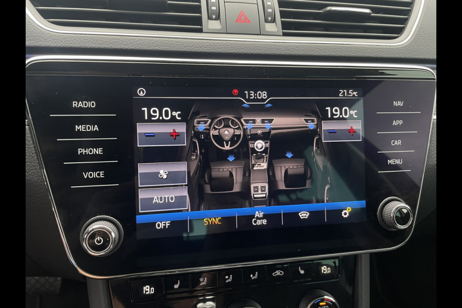 Škoda Superb Combi 1.5 TSI ACT Business Edition | Trekhaak | Camera | Alcantara | Memory | LED | Carplay | Climate