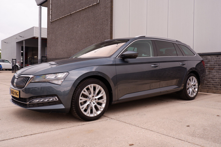 Škoda Superb Combi 1.5 TSI ACT Business Edition | Trekhaak | Camera | Alcantara | Memory | LED | Carplay | Climate