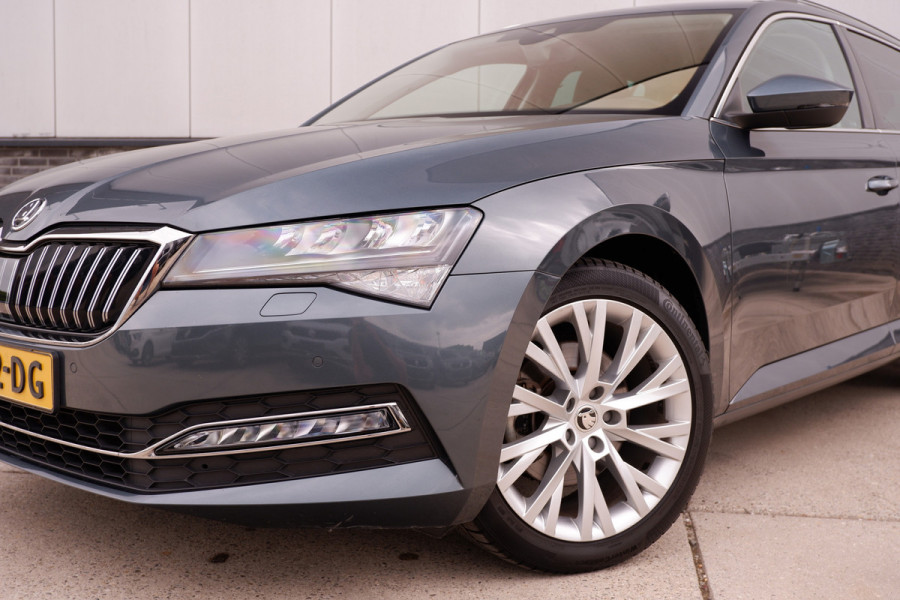 Škoda Superb Combi 1.5 TSI ACT Business Edition | Trekhaak | Camera | Alcantara | Memory | LED | Carplay | Climate