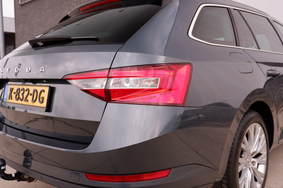 Škoda Superb Combi 1.5 TSI ACT Business Edition | Trekhaak | Camera | Alcantara | Memory | LED | Carplay | Climate