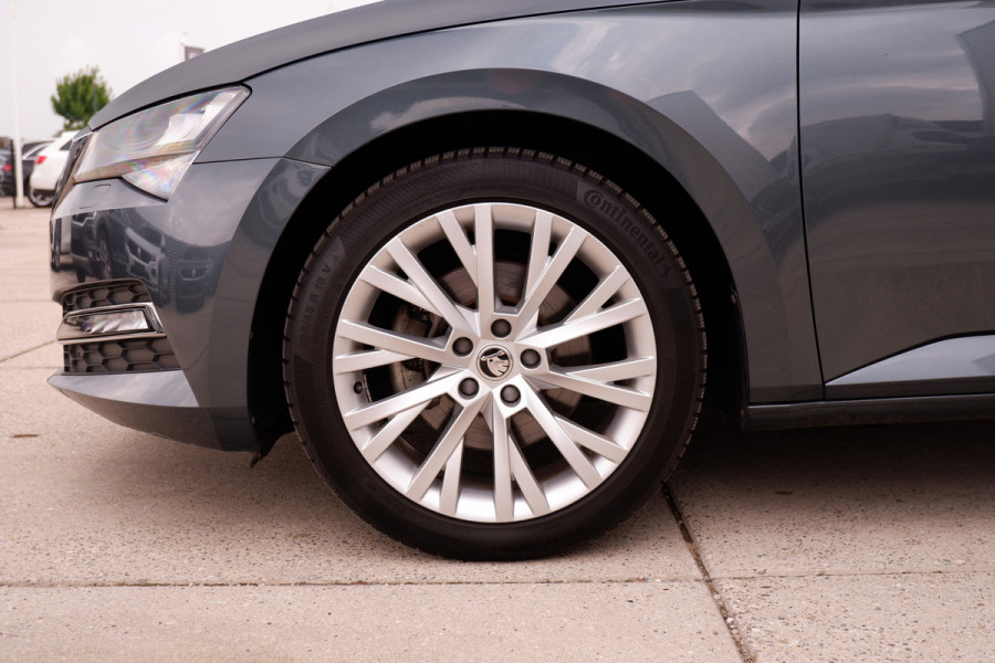 Škoda Superb Combi 1.5 TSI ACT Business Edition | Trekhaak | Camera | Alcantara | Memory | LED | Carplay | Climate