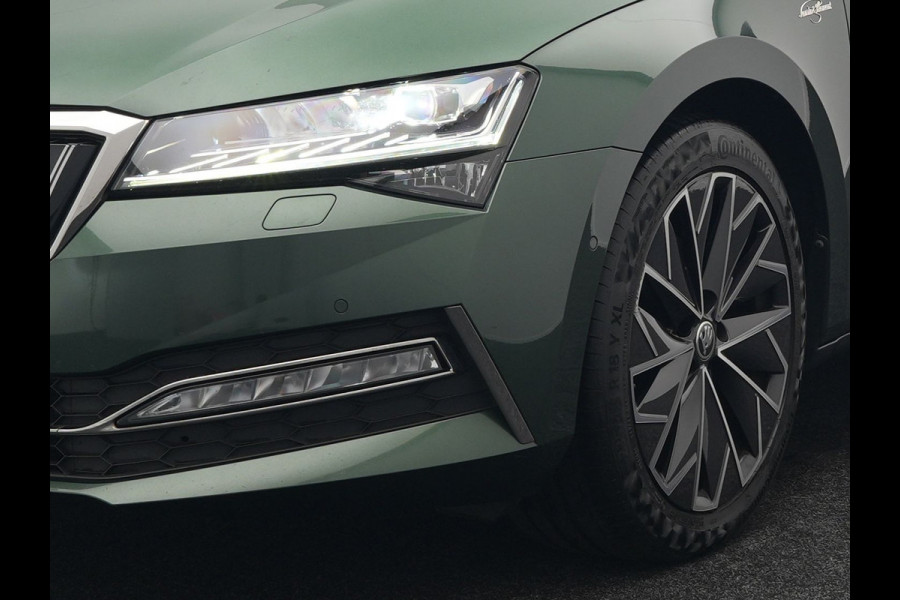 Škoda Superb 1.4 TSI iV Laurin & Klement Plug In Hybrid 218pk Dealer O.H PHEV | Panodak | Adaptive Cruise | Canton Audio | Lederen Sportstoelen Memory | Camera | Crystal LED | Apple Carplay | Lane Assist | Stoelverwarming | Navigatie | DAB |