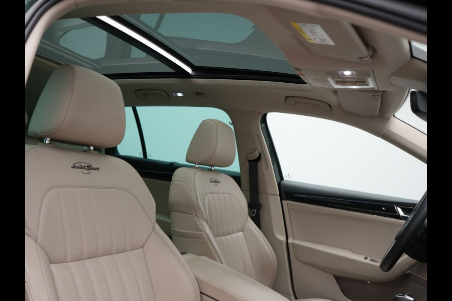 Škoda Superb 1.4 TSI iV Laurin & Klement Plug In Hybrid 218pk Dealer O.H PHEV | Panodak | Adaptive Cruise | Canton Audio | Lederen Sportstoelen Memory | Camera | Crystal LED | Apple Carplay | Lane Assist | Stoelverwarming | Navigatie | DAB |