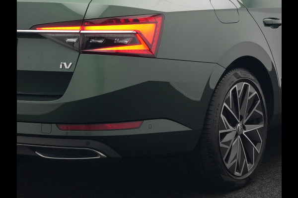 Škoda Superb 1.4 TSI iV Laurin & Klement Plug In Hybrid 218pk Dealer O.H PHEV | Panodak | Adaptive Cruise | Canton Audio | Lederen Sportstoelen Memory | Camera | Crystal LED | Apple Carplay | Lane Assist | Stoelverwarming | Navigatie | DAB |