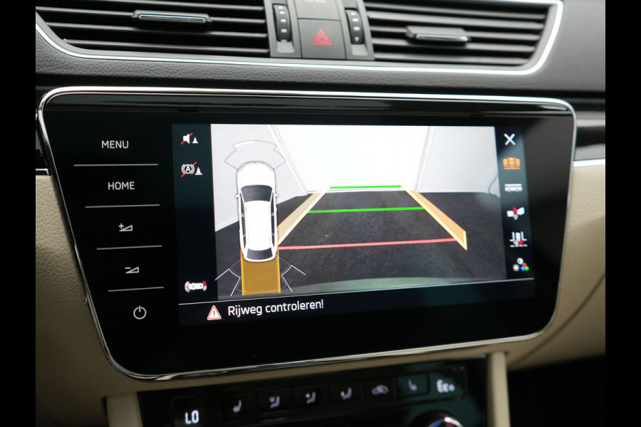 Škoda Superb 1.4 TSI iV Laurin & Klement Plug In Hybrid 218pk Dealer O.H PHEV | Panodak | Adaptive Cruise | Canton Audio | Lederen Sportstoelen Memory | Camera | Crystal LED | Apple Carplay | Lane Assist | Stoelverwarming | Navigatie | DAB |