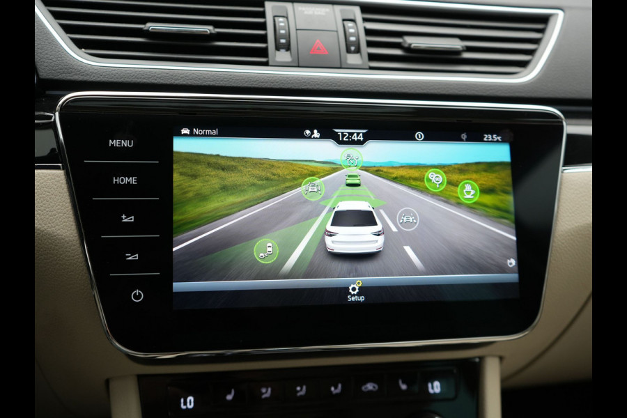 Škoda Superb 1.4 TSI iV Laurin & Klement Plug In Hybrid 218pk Dealer O.H PHEV | Panodak | Adaptive Cruise | Canton Audio | Lederen Sportstoelen Memory | Camera | Crystal LED | Apple Carplay | Lane Assist | Stoelverwarming | Navigatie | DAB |