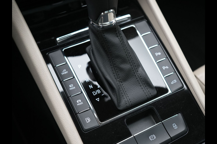 Škoda Superb 1.4 TSI iV Laurin & Klement Plug In Hybrid 218pk Dealer O.H PHEV | Panodak | Adaptive Cruise | Canton Audio | Lederen Sportstoelen Memory | Camera | Crystal LED | Apple Carplay | Lane Assist | Stoelverwarming | Navigatie | DAB |