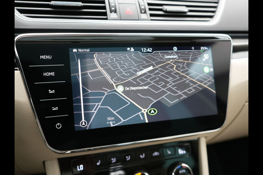 Škoda Superb 1.4 TSI iV Laurin & Klement Plug In Hybrid 218pk Dealer O.H PHEV | Panodak | Adaptive Cruise | Canton Audio | Lederen Sportstoelen Memory | Camera | Crystal LED | Apple Carplay | Lane Assist | Stoelverwarming | Navigatie | DAB |