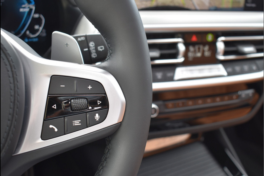 BMW X3 xDrive30e M-Sport 292 Pk M-Stoel Pano HUD Shadow Line Navi Camera Laser 20 Inch