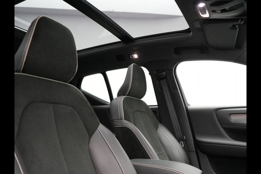 Volvo XC40 T4 Recharge R-Design Plug In hybrid 211pk Dealer O.H PHEV | Panodak | Leder Alcantara Sportstoelen Memory & Verwarmd | Camera | Cruise Control | Apple Carplay | DAB | Virtual |