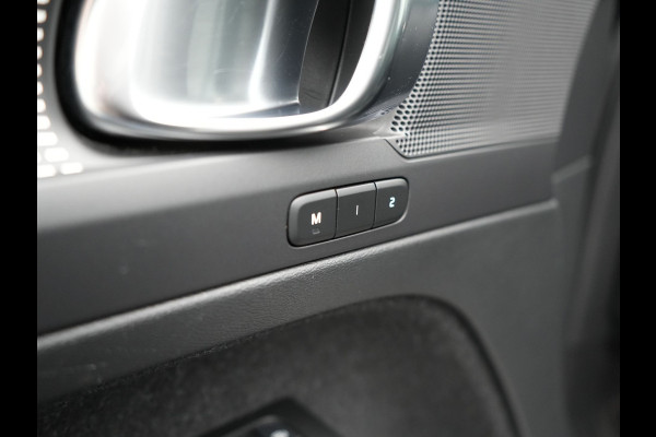 Volvo XC40 T4 Recharge R-Design Plug In hybrid 211pk Dealer O.H PHEV | Panodak | Leder Alcantara Sportstoelen Memory & Verwarmd | Camera | Cruise Control | Apple Carplay | DAB | Virtual |