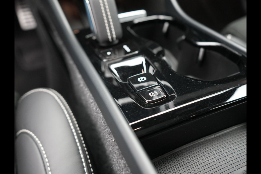 Volvo XC40 T4 Recharge R-Design Plug In hybrid 211pk Dealer O.H PHEV | Panodak | Leder Alcantara Sportstoelen Memory & Verwarmd | Camera | Cruise Control | Apple Carplay | DAB | Virtual |