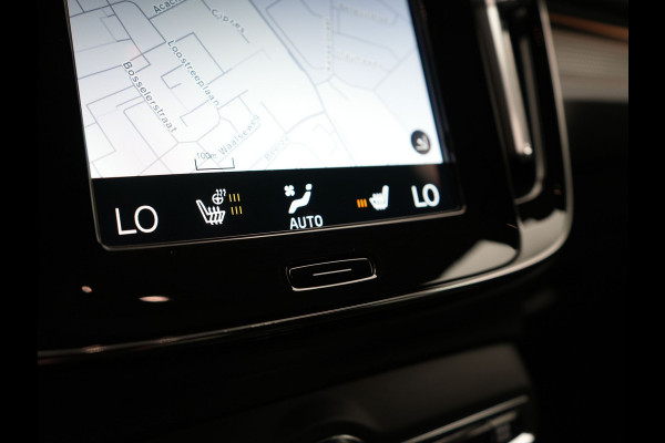 Volvo XC40 T4 Recharge R-Design Plug In hybrid 211pk Dealer O.H PHEV | Panodak | Leder Alcantara Sportstoelen Memory & Verwarmd | Camera | Cruise Control | Apple Carplay | DAB | Virtual |