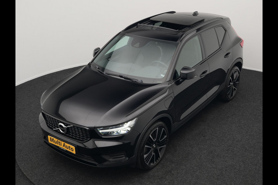 Volvo XC40 T4 Recharge R-Design Plug In hybrid 211pk Dealer O.H PHEV | Panodak | Leder Alcantara Sportstoelen Memory & Verwarmd | Camera | Cruise Control | Apple Carplay | DAB | Virtual |