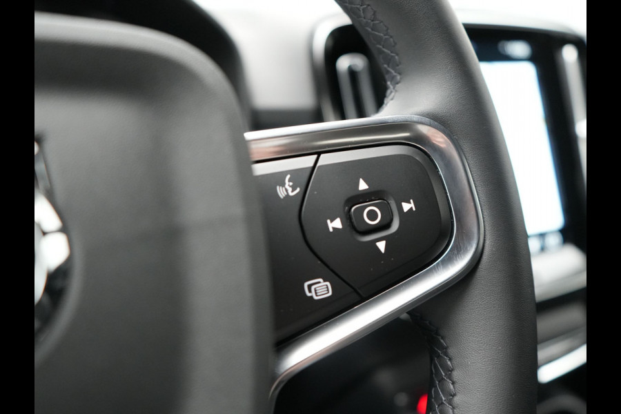Volvo XC40 T4 Recharge R-Design Plug In hybrid 211pk Dealer O.H PHEV | Panodak | Leder Alcantara Sportstoelen Memory & Verwarmd | Camera | Cruise Control | Apple Carplay | DAB | Virtual |