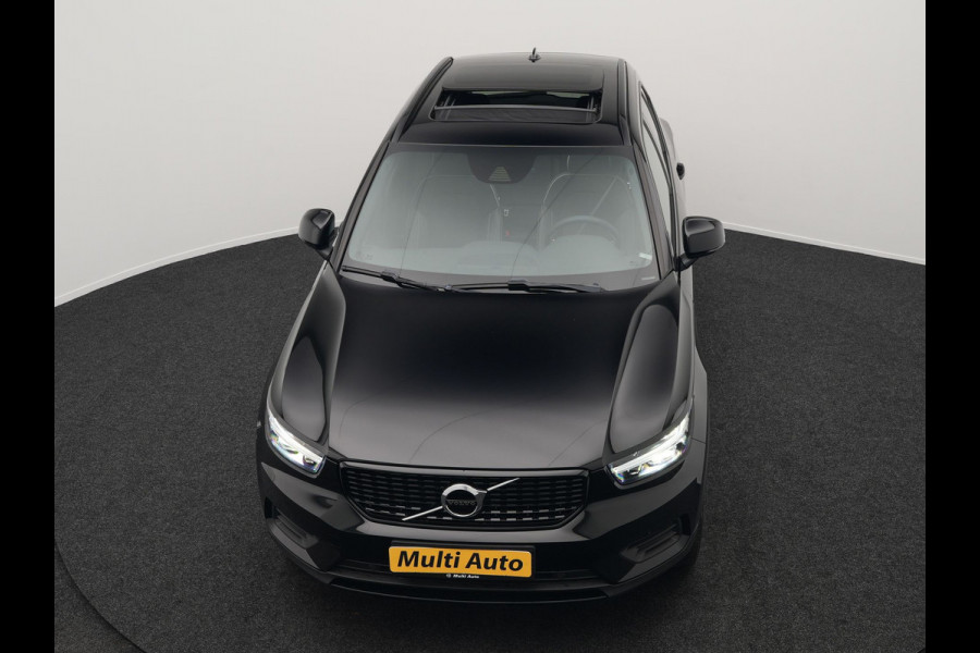 Volvo XC40 T4 Recharge R-Design Plug In hybrid 211pk Dealer O.H PHEV | Panodak | Leder Alcantara Sportstoelen Memory & Verwarmd | Camera | Cruise Control | Apple Carplay | DAB | Virtual |