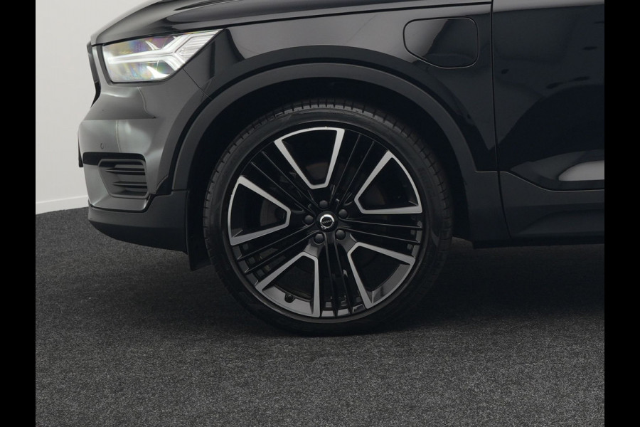Volvo XC40 T4 Recharge R-Design Plug In hybrid 211pk Dealer O.H PHEV | Panodak | Leder Alcantara Sportstoelen Memory & Verwarmd | Camera | Cruise Control | Apple Carplay | DAB | Virtual |