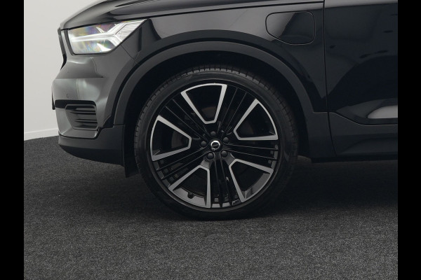 Volvo XC40 T4 Recharge R-Design Plug In hybrid 211pk Dealer O.H PHEV | Panodak | Leder Alcantara Sportstoelen Memory & Verwarmd | Camera | Cruise Control | Apple Carplay | DAB | Virtual |