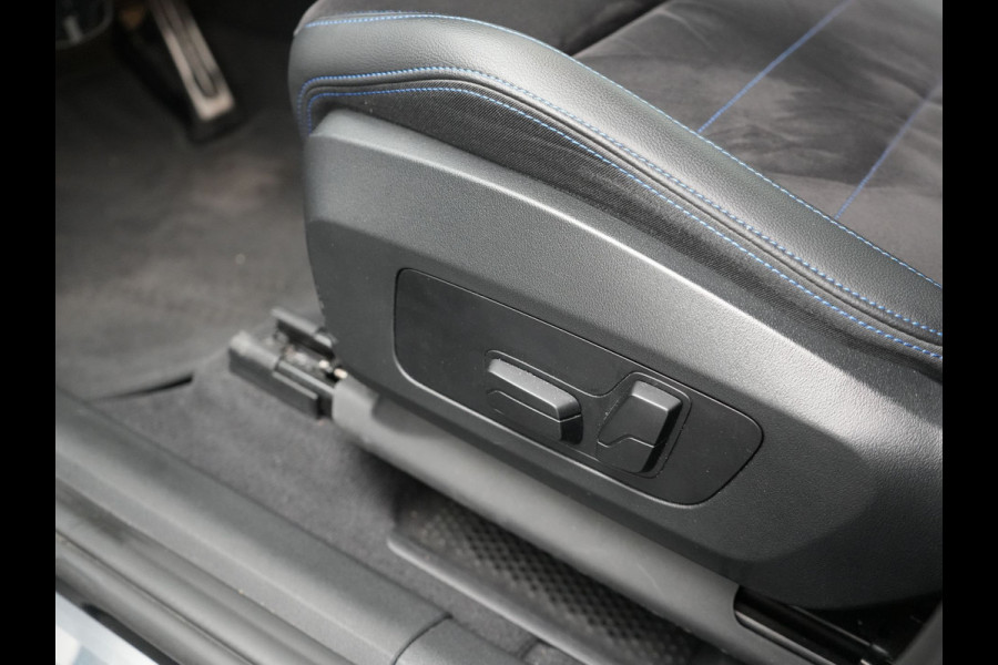 BMW X1 sDrive18i M-Sport Automaat 136pk Dealer O.H. | Trekhaak af Fabriek | Alcantara Sportstoelen Memory & Verwarmd | Camera | Cruise Control | Blis | Park Assist | Apple Carplay | Navigatie | Sfeerverlichting |